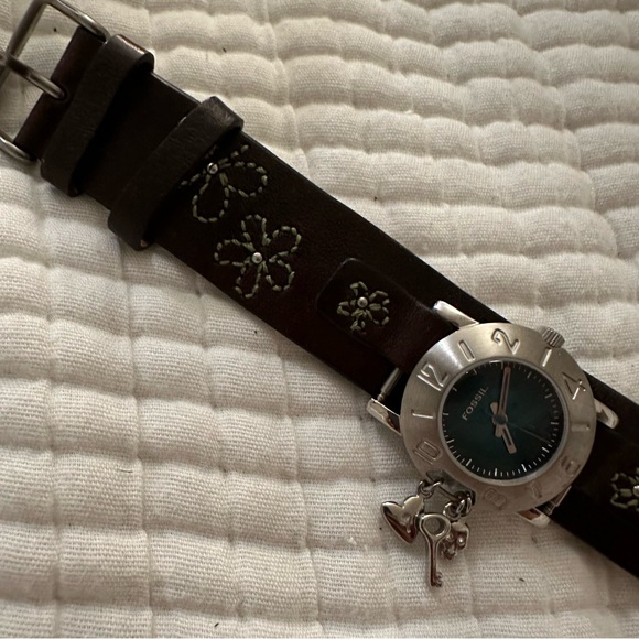 Fossil Genuine Leather Watch - Picture 5 of 6